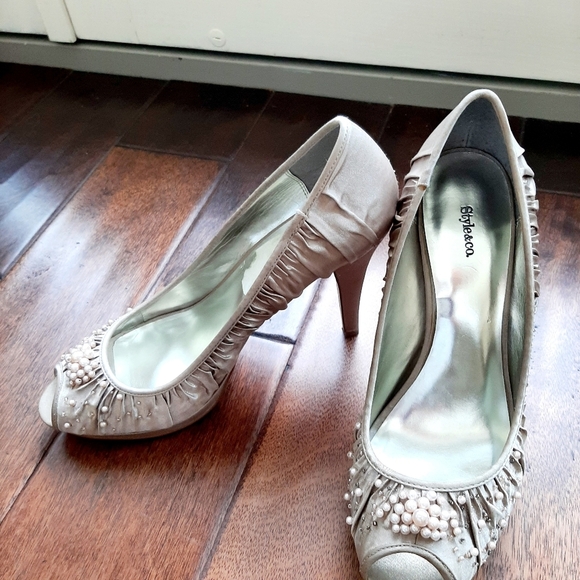 EUC HAZEL STILETTO HEELS - Picture 1 of 14